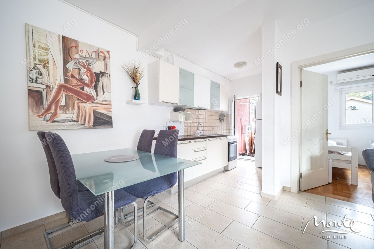 Апартаменты в Тивате, Черногория, 55 м² - фото 12