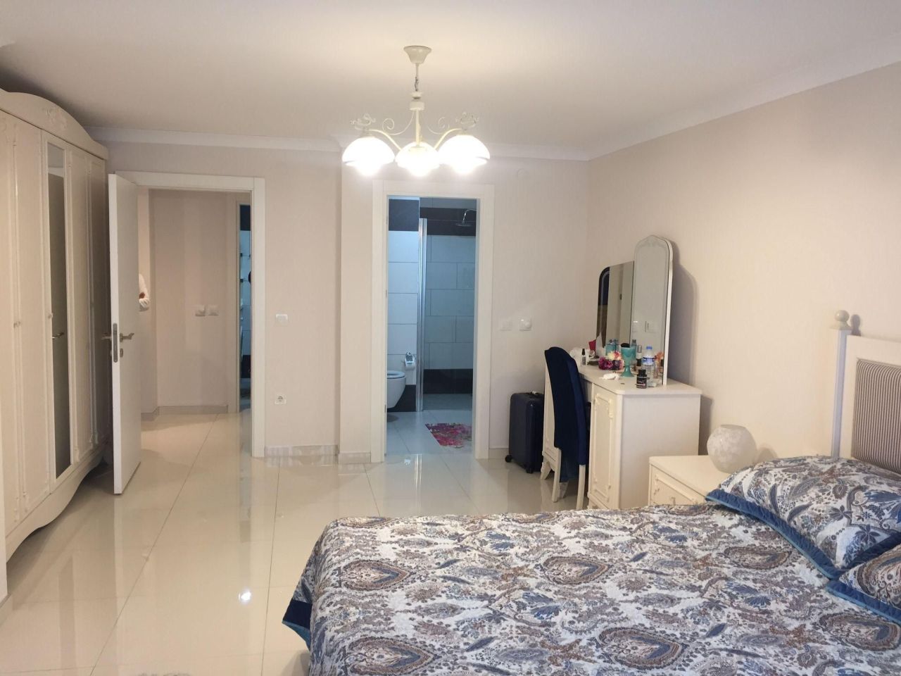 Квартира в Кестеле, Турция, 200 м² - фото 1