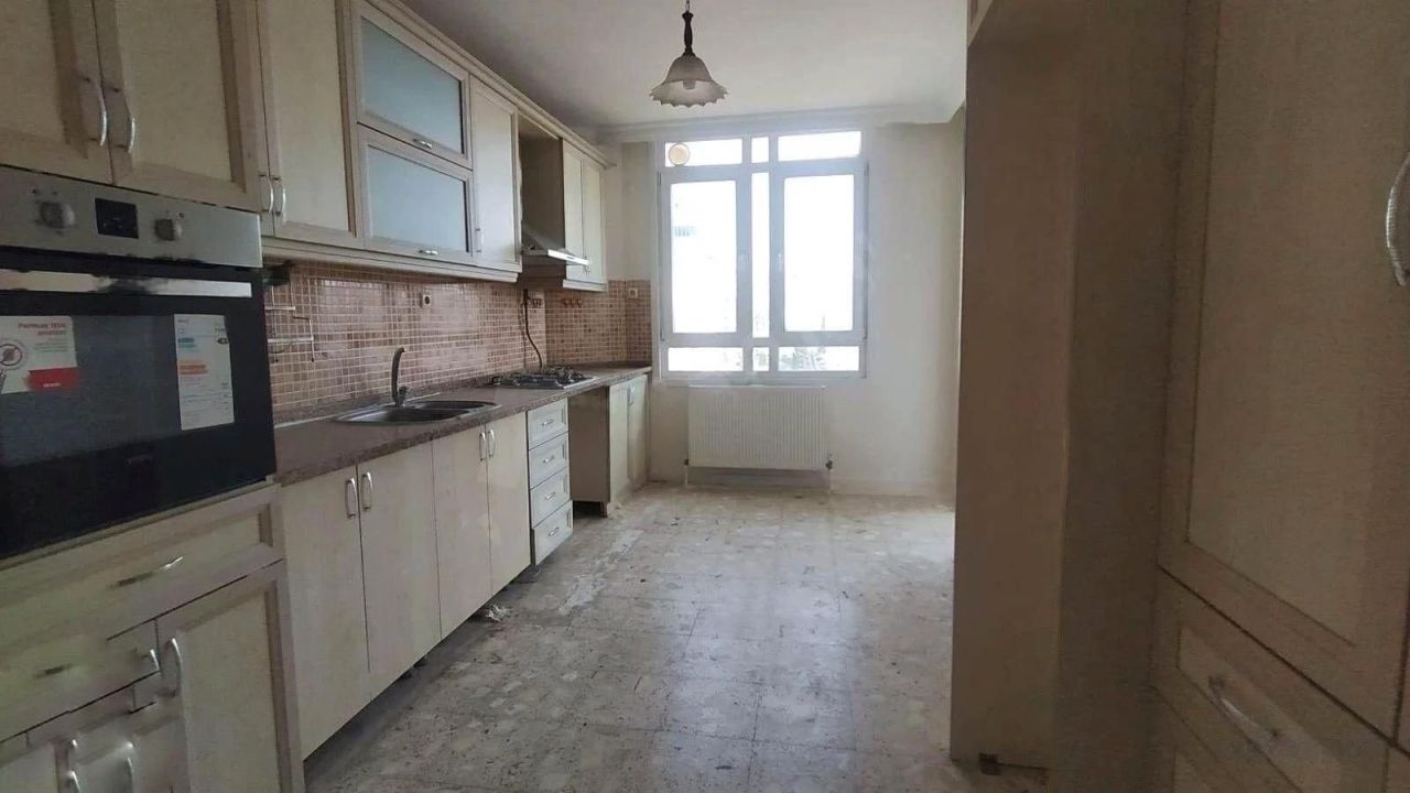 Квартира в Мерсине, Турция, 95 м² - фото 1