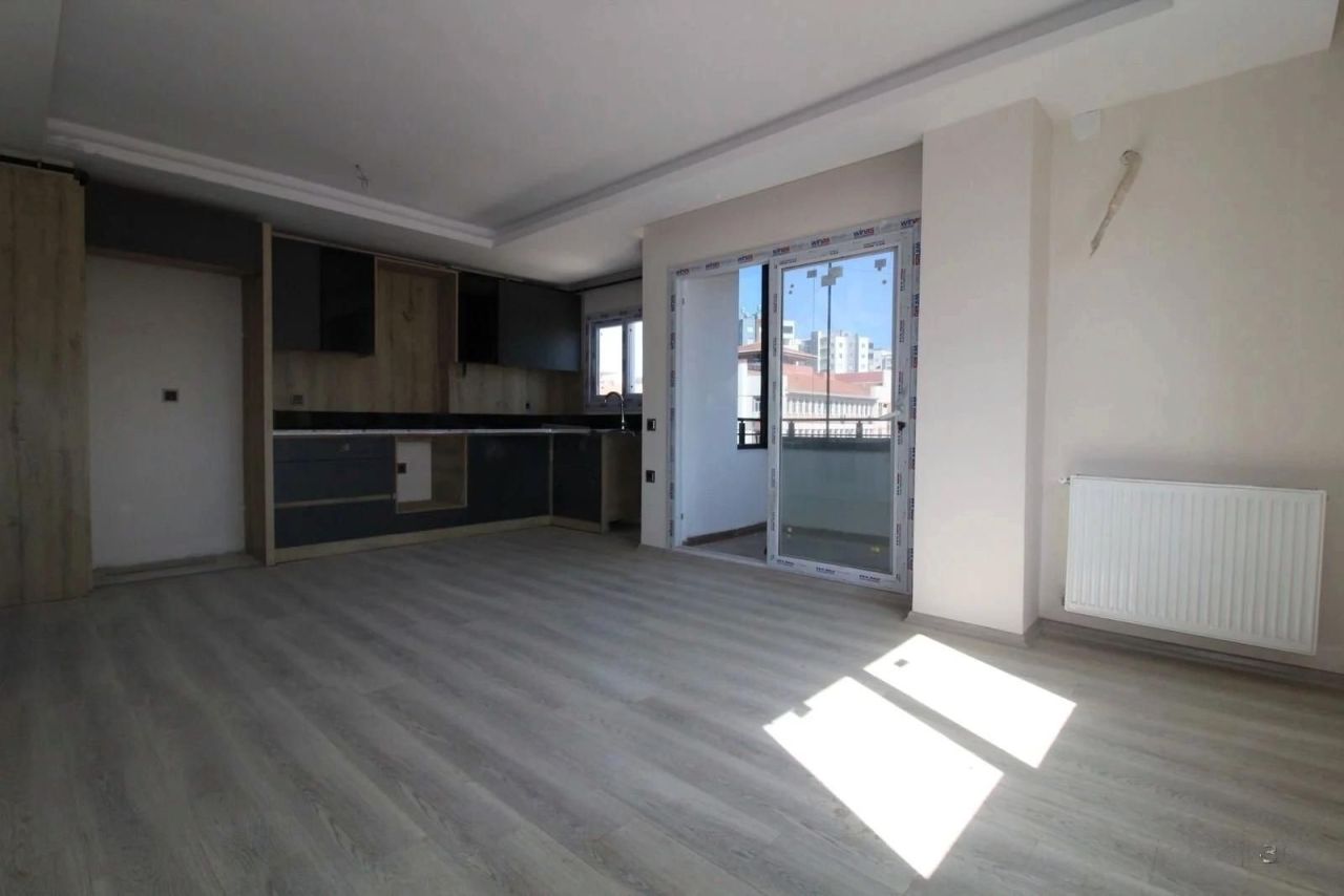 Квартира в Мерсине, Турция, 90 м² - фото 1