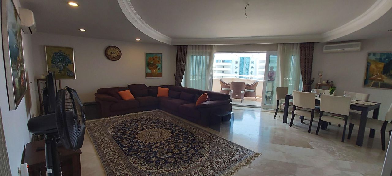 Квартира в Алании, Турция, 160 м² - фото 1