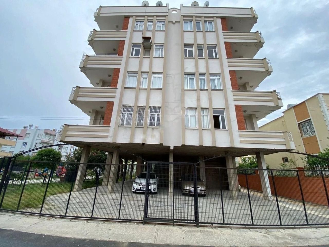 Квартира в Мерсине, Турция, 135 м² - фото 1