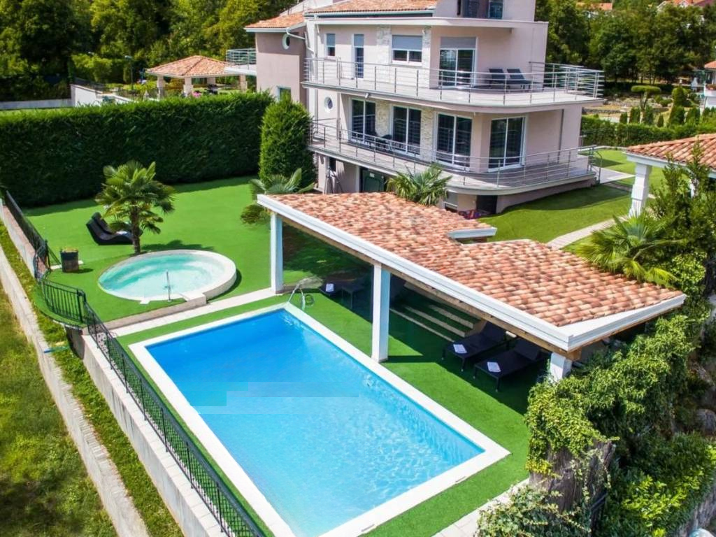 Дом в Опатии, Хорватия, 210 м² - фото 1