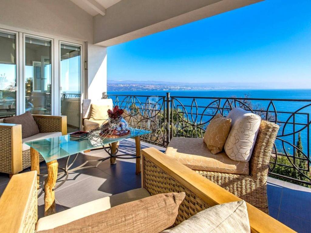 Дом в Опатии, Хорватия, 481 м² - фото 1