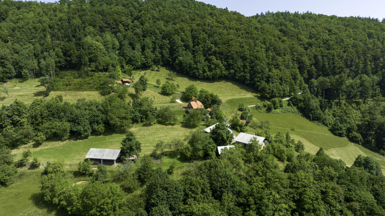Ферма в Лашко, Словения, 100 000 м² - фото 2