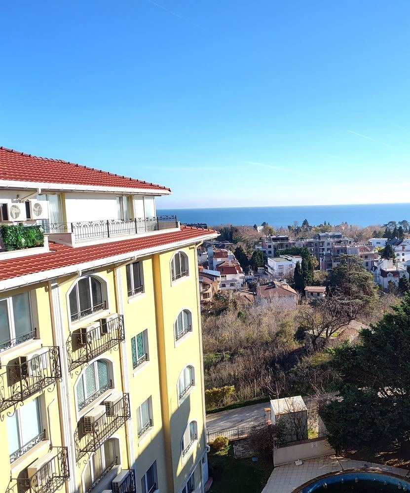 Квартира в Святых Константине и Елене, Болгария, 85 м² - фото 1