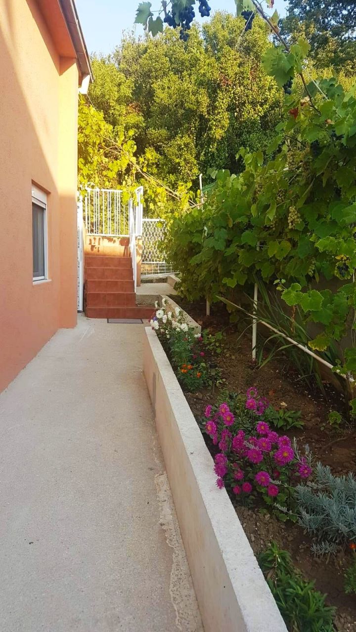 Дом в Добра Воде, Черногория, 100 м² - фото 9