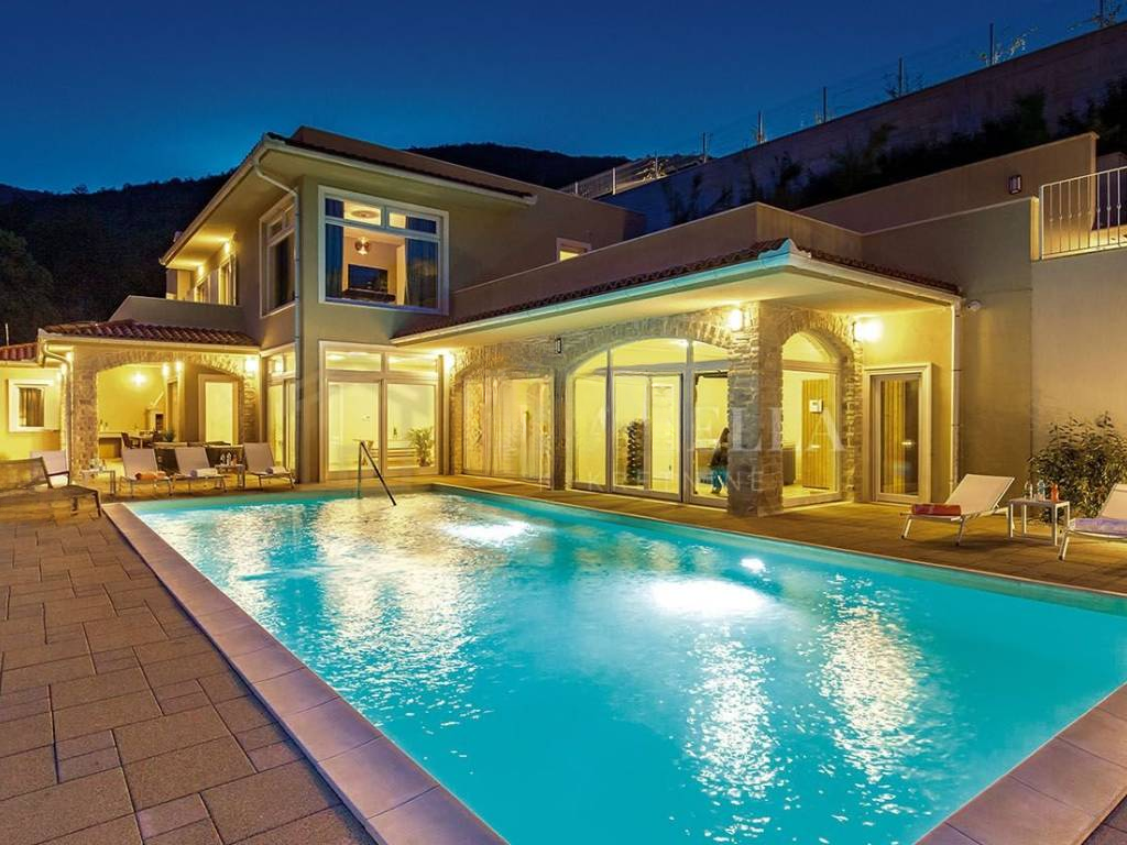 Дом в Опатии, Хорватия, 400 м² - фото 1