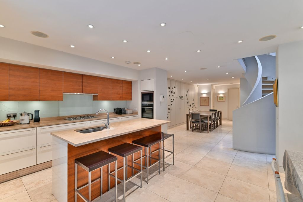 Квартира в Лондоне, Великобритания, 97 м² - фото 2