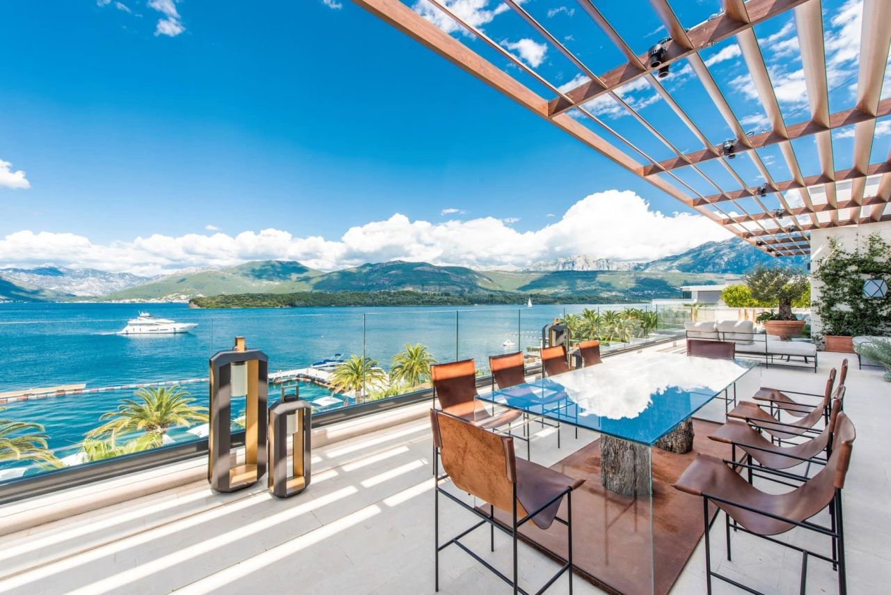 Апартаменты в Тивате, Черногория, 500 м² - фото 1