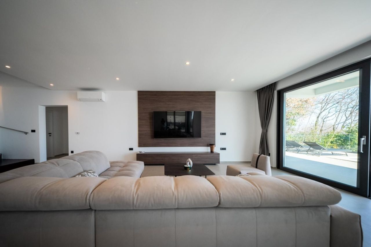 Вилла в Ловране, Хорватия, 250 м² - фото 9