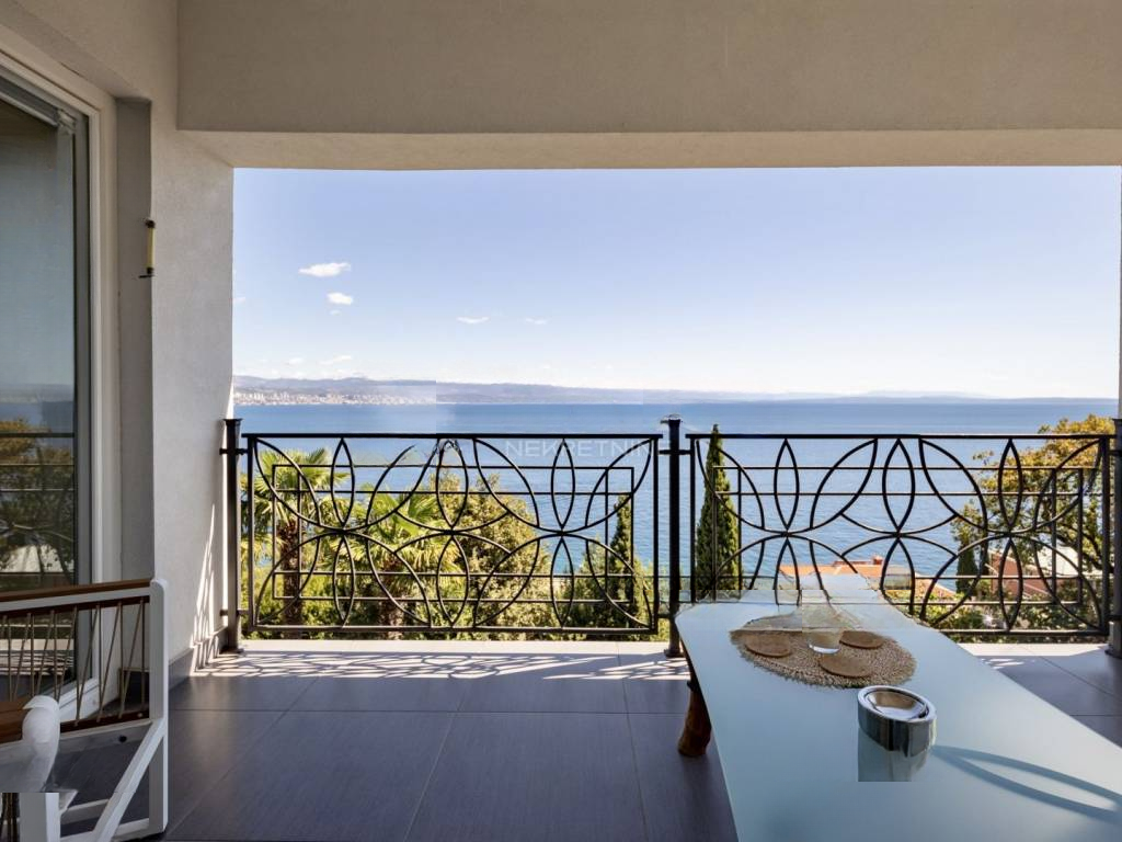 Дом в Опатии, Хорватия, 500 м² - фото 1