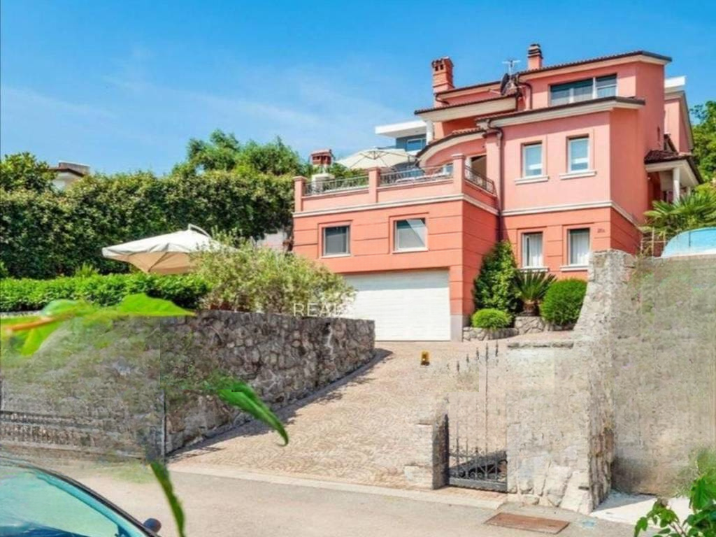 Дом в Опатии, Хорватия, 550 м² - фото 1