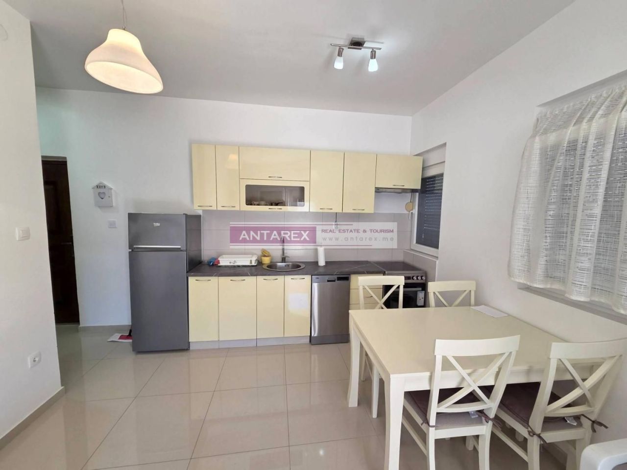 Апартаменты в Биеле, Черногория, 49 м² - фото 1