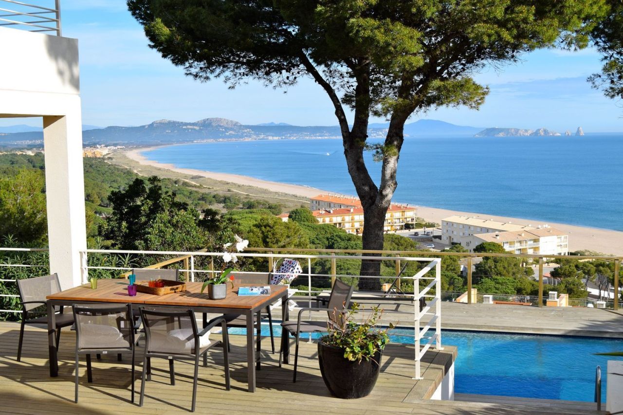 Дом в Бегуре, Испания, 396 м² - фото 1