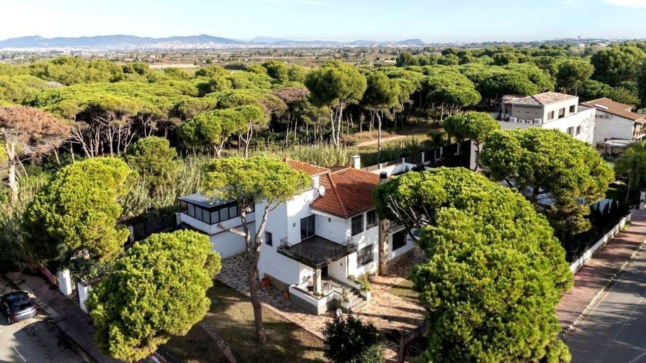 Дом в Барселоне, Испания, 550 м² - фото 2