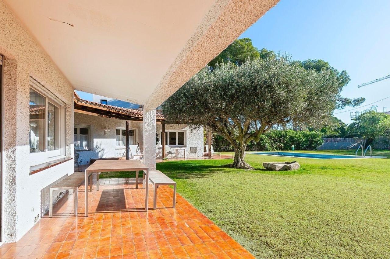 Дом Barcelona, Sitges, Испания, 390 м² - фото 3