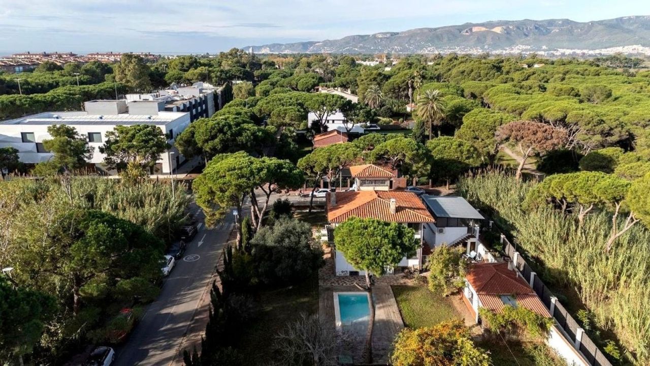 Дом в Барселоне, Испания, 550 м² - фото 4