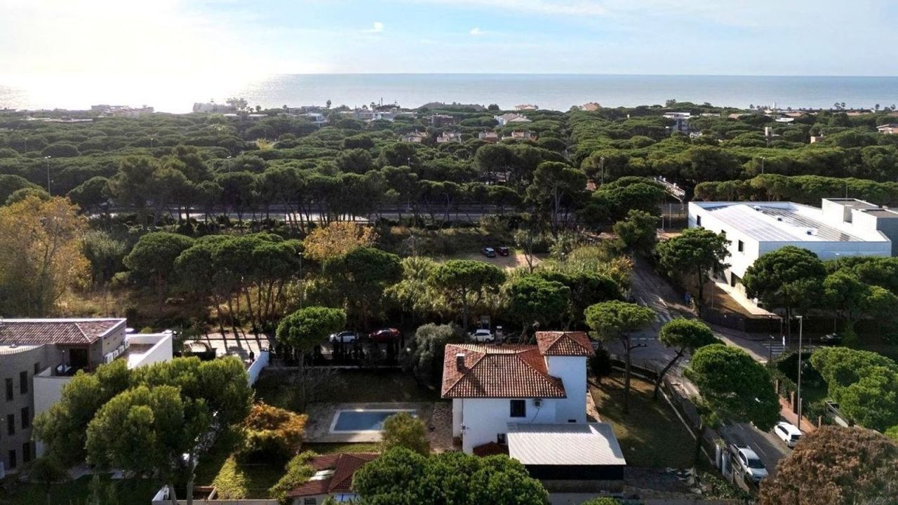 Дом в Барселоне, Испания, 550 м² - фото 5