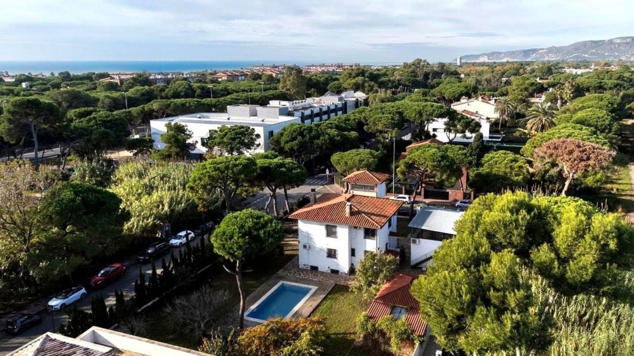 Дом в Барселоне, Испания, 550 м² - фото 6