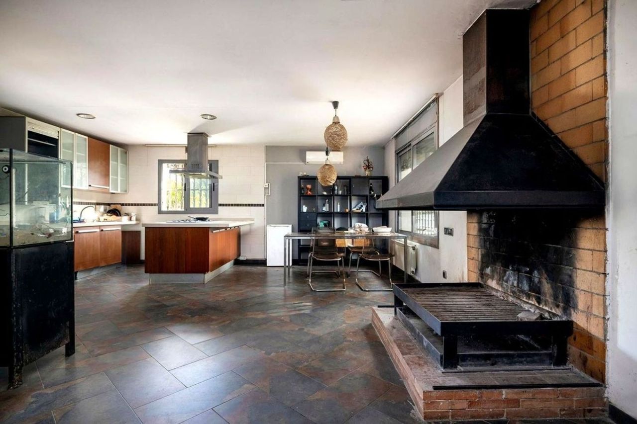 Дом в Барселоне, Испания, 550 м² - фото 12