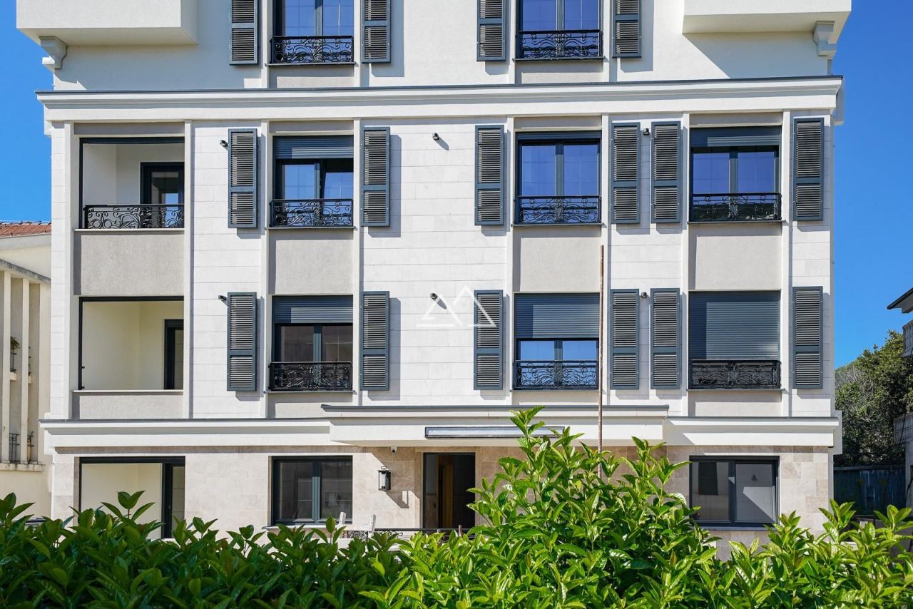 Апартаменты в Тивате, Черногория, 96 м² - фото 2