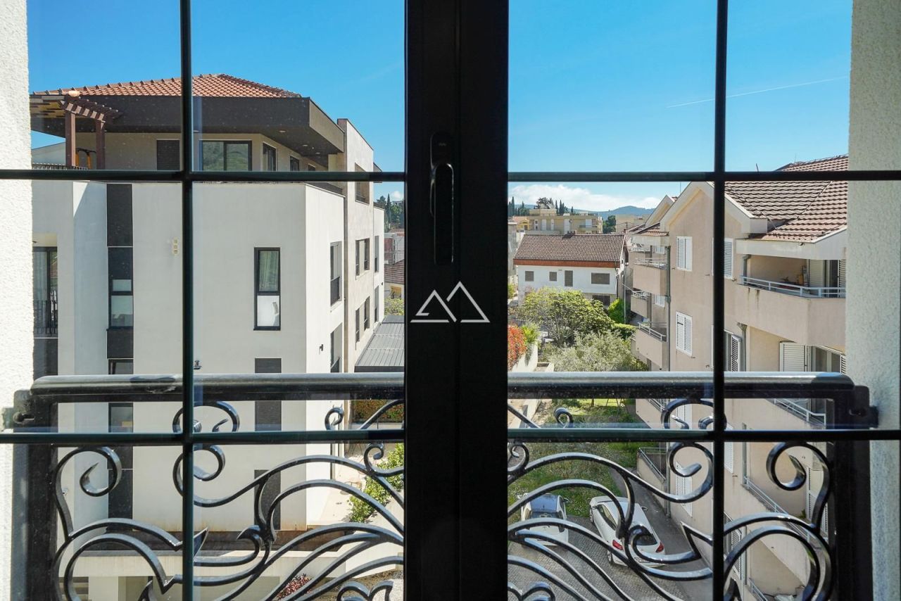 Апартаменты в Тивате, Черногория, 96 м² - фото 4