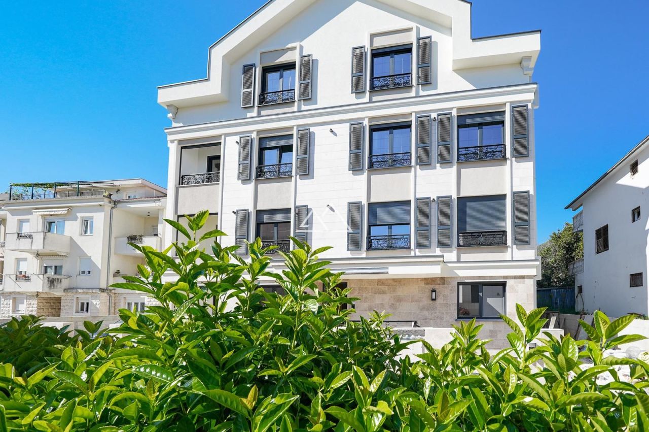 Апартаменты в Тивате, Черногория, 96 м² - фото 17