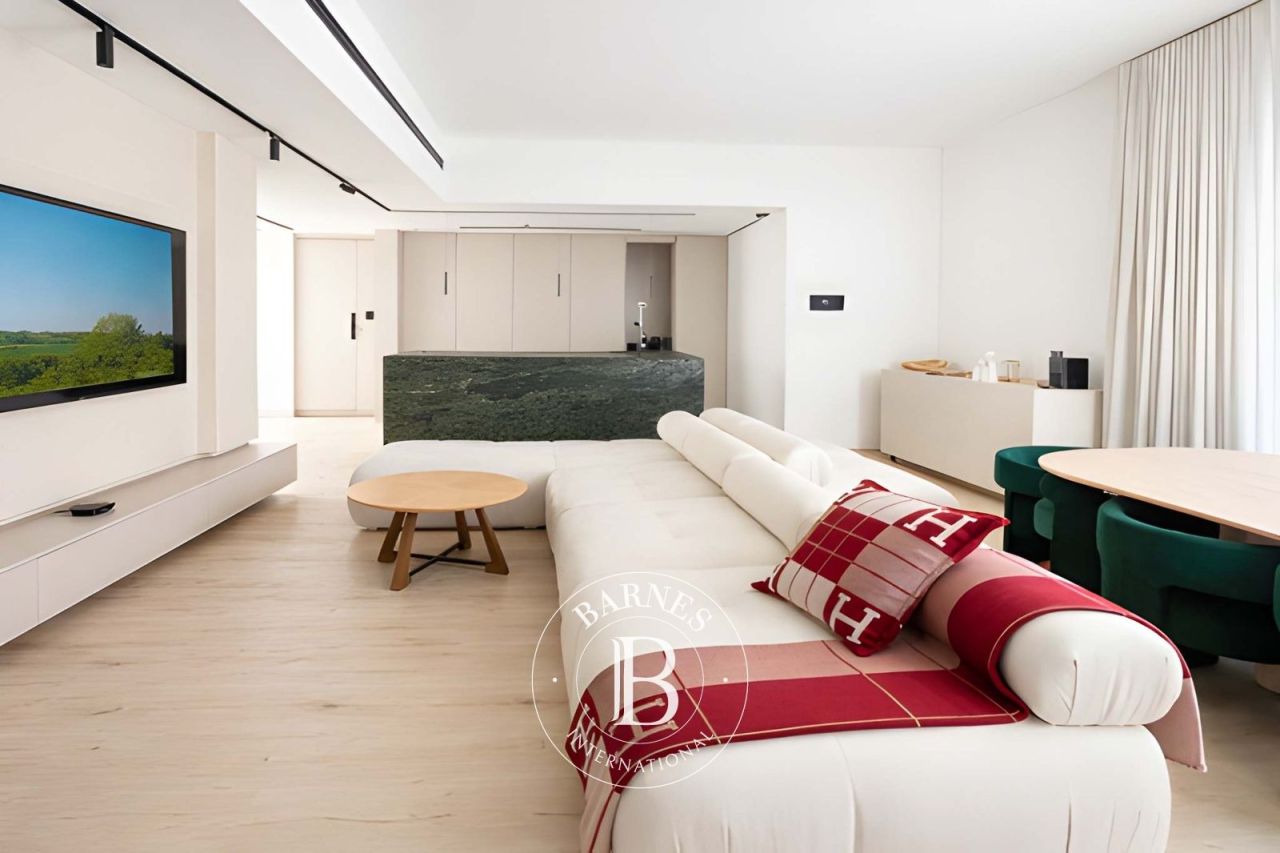 Квартира в Дубае, ОАЭ, 251.3 м² - фото 1