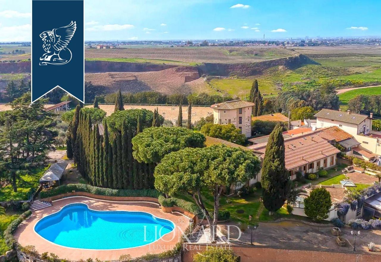 Ферма в Риме, Италия, 1 000 м² - фото 1