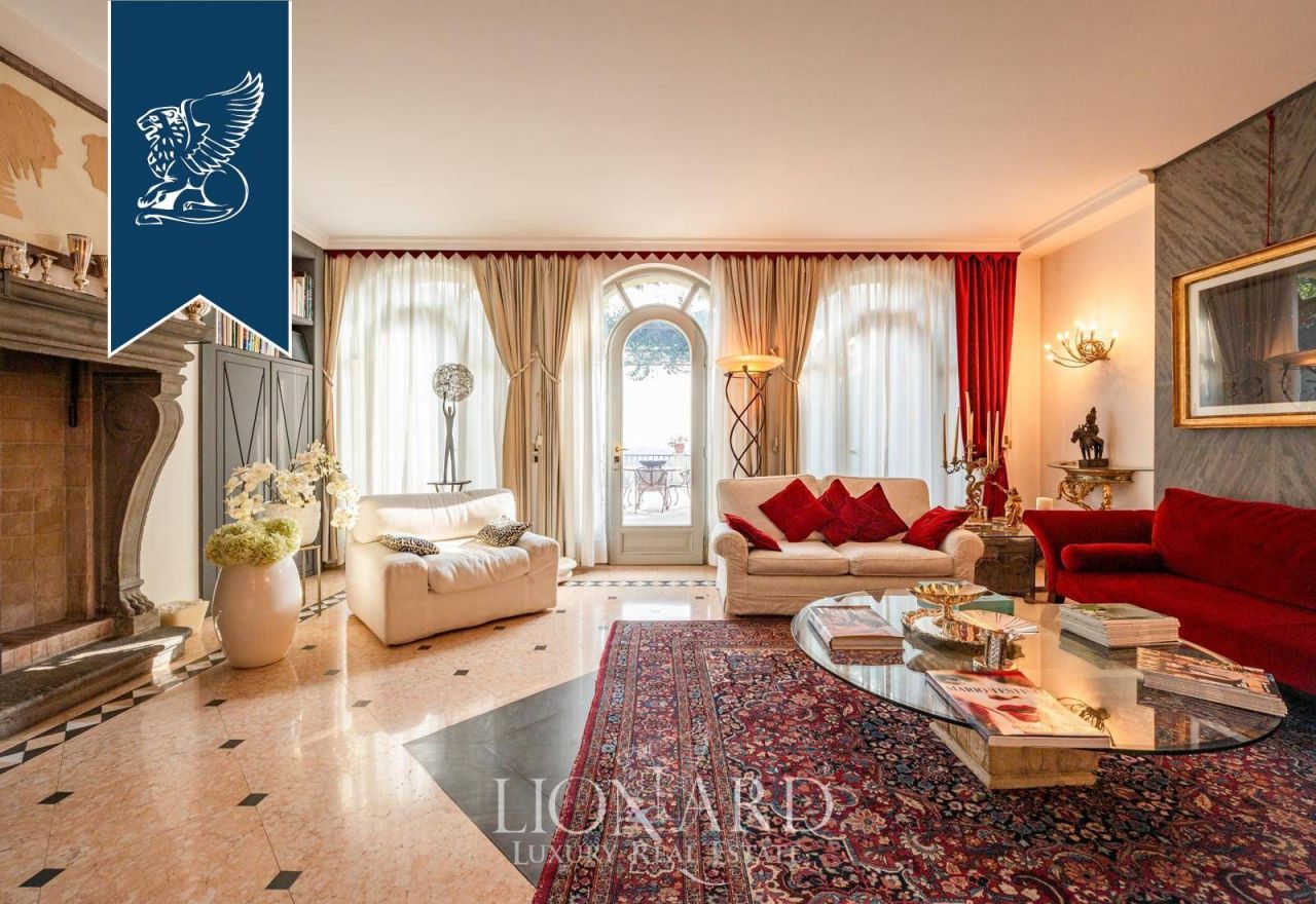 Вилла в Бергамо, Италия, 988 м² - фото 1