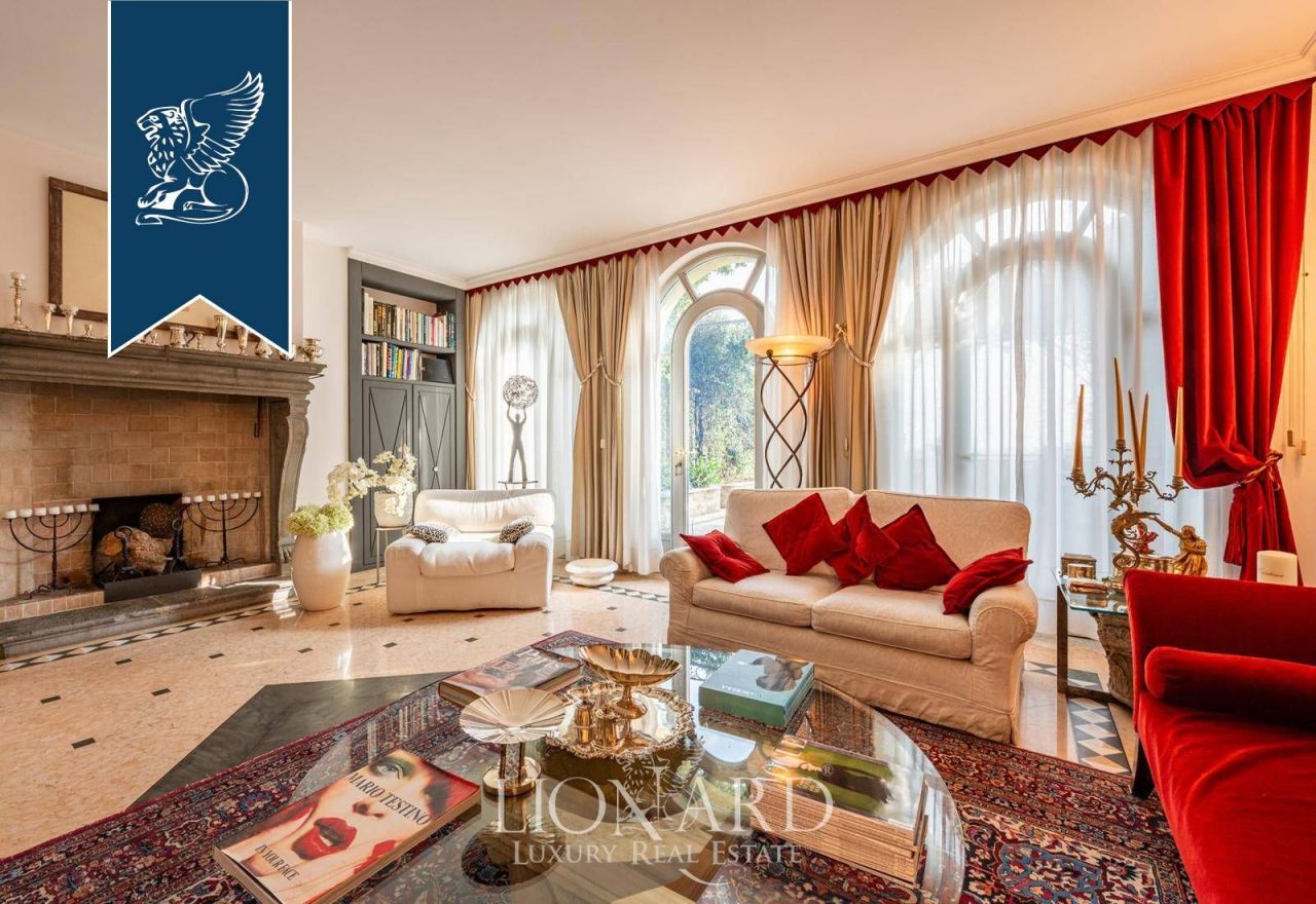 Вилла в Бергамо, Италия, 988 м² - фото 2