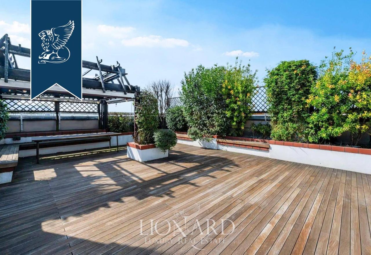 Апартаменты в Милане, Италия, 375 м² - фото 2