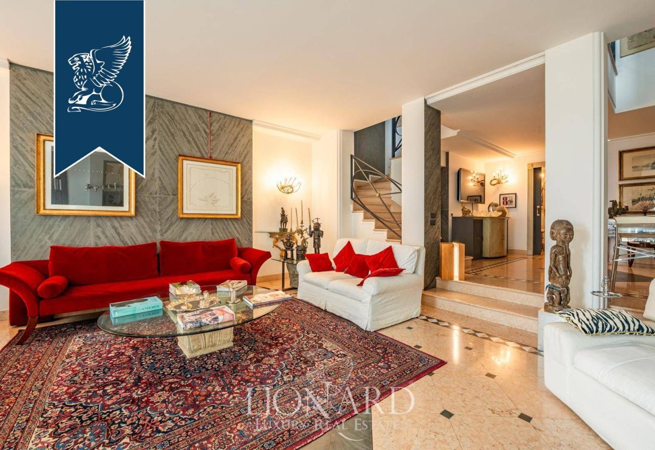 Вилла в Бергамо, Италия, 988 м² - фото 4