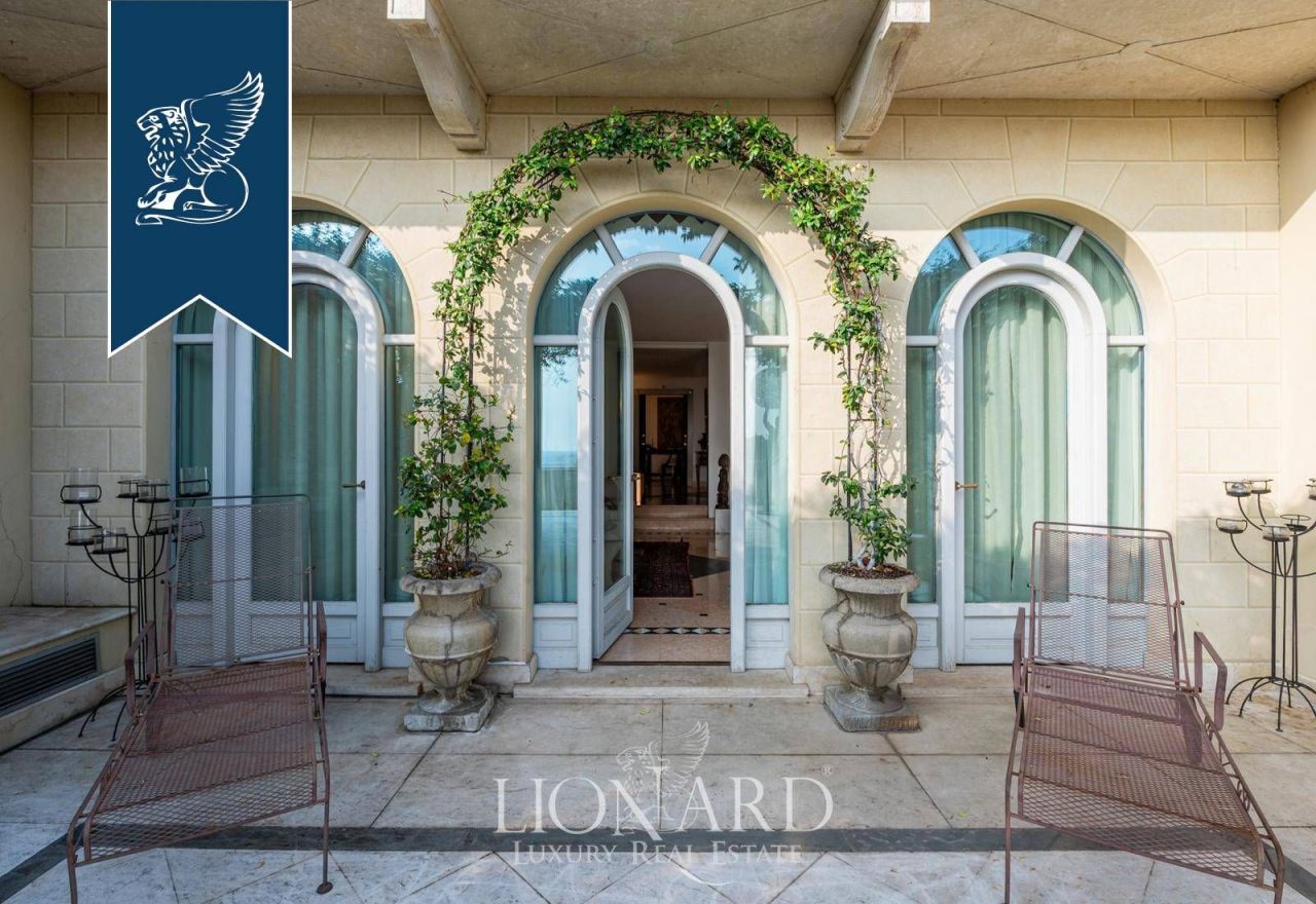 Вилла в Бергамо, Италия, 988 м² - фото 7