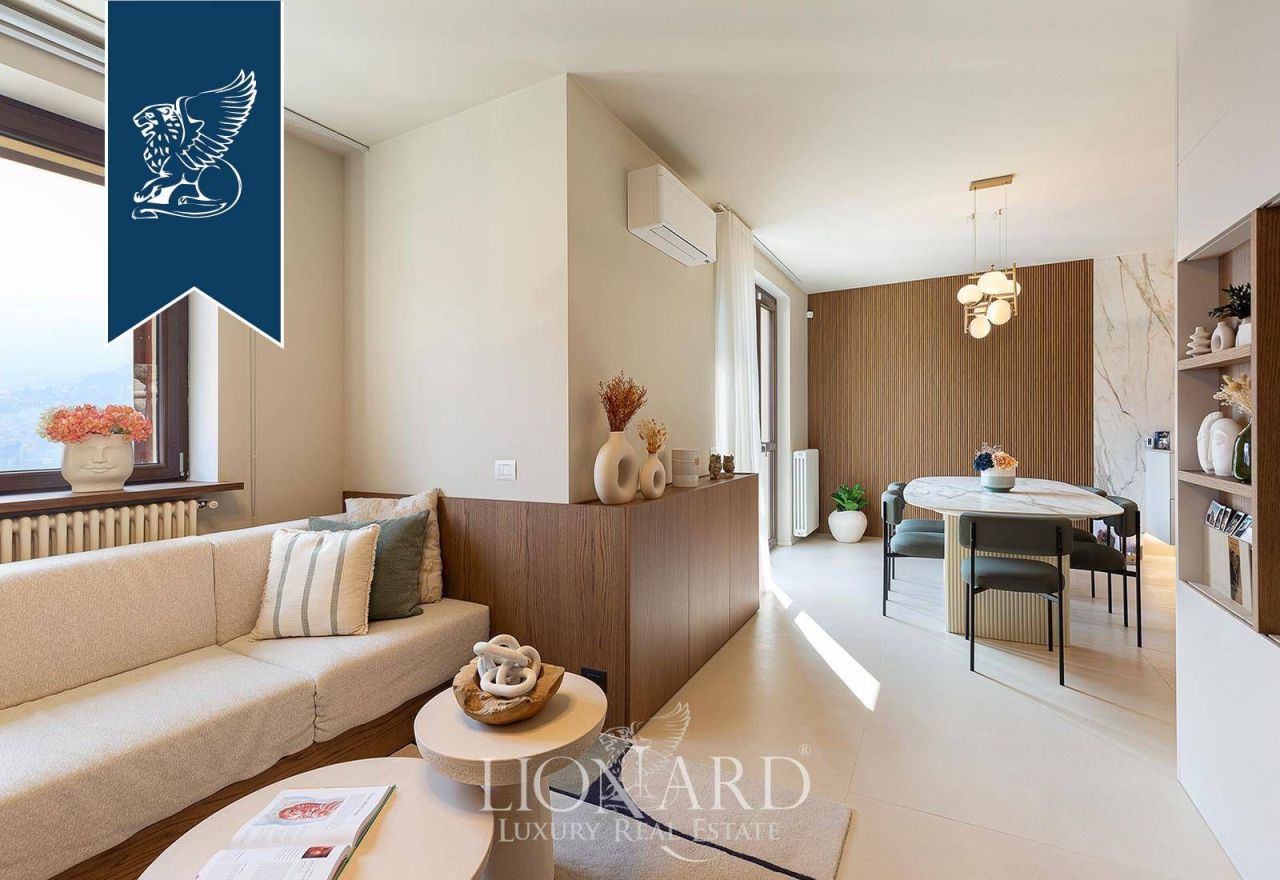 Вилла в Карате-Урио, Италия, 220 м² - фото 8