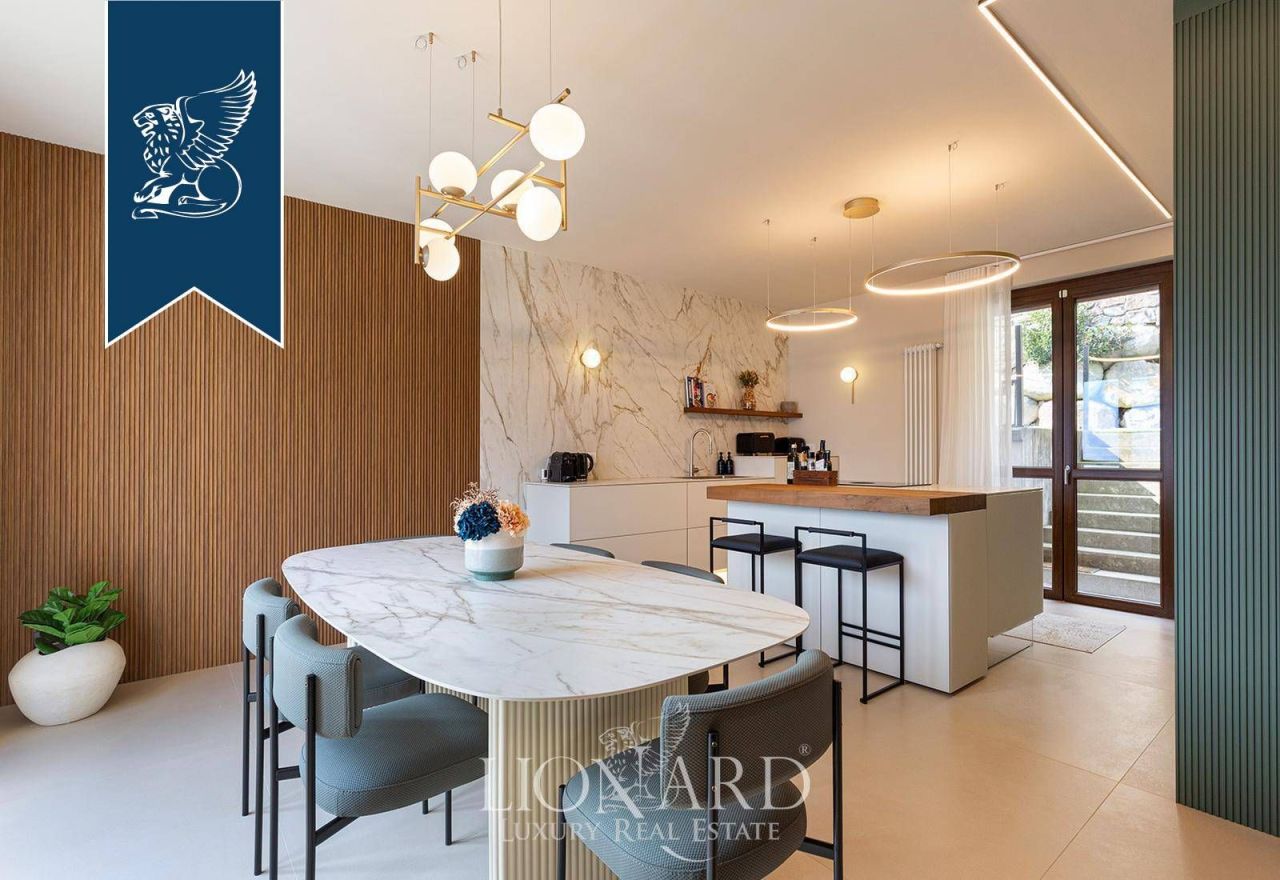 Вилла в Карате-Урио, Италия, 220 м² - фото 10