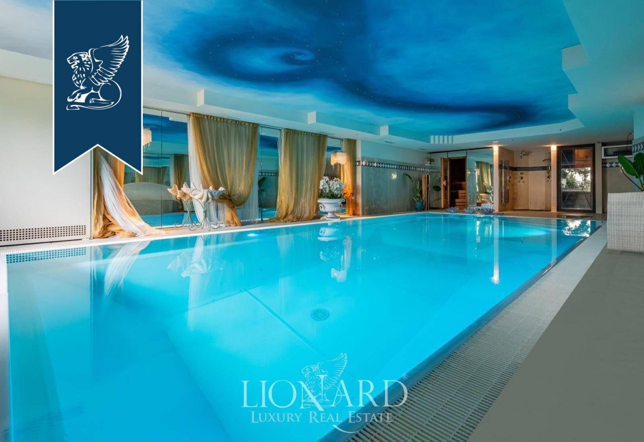 Вилла в Бергамо, Италия, 988 м² - фото 11