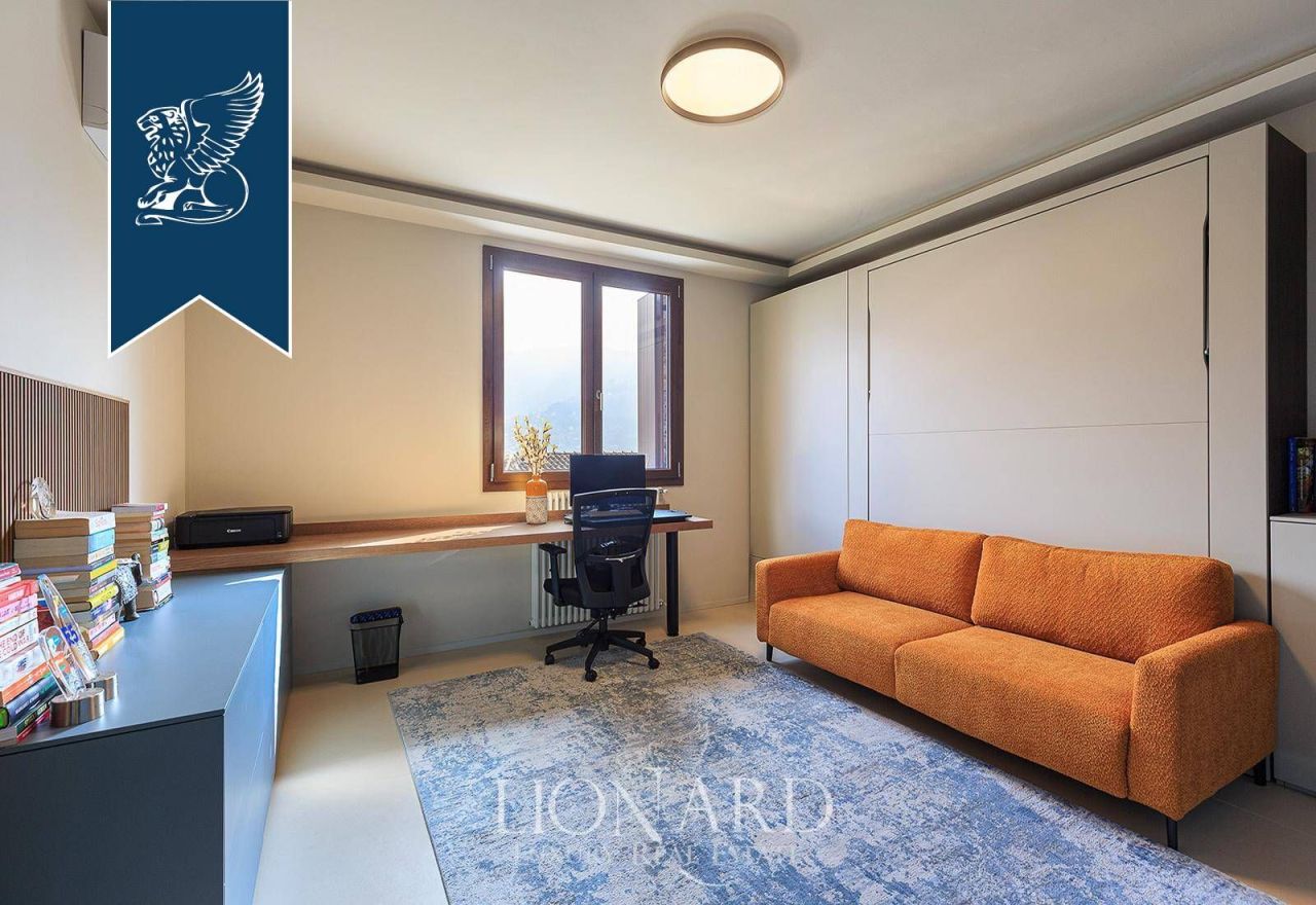 Вилла в Карате-Урио, Италия, 220 м² - фото 19