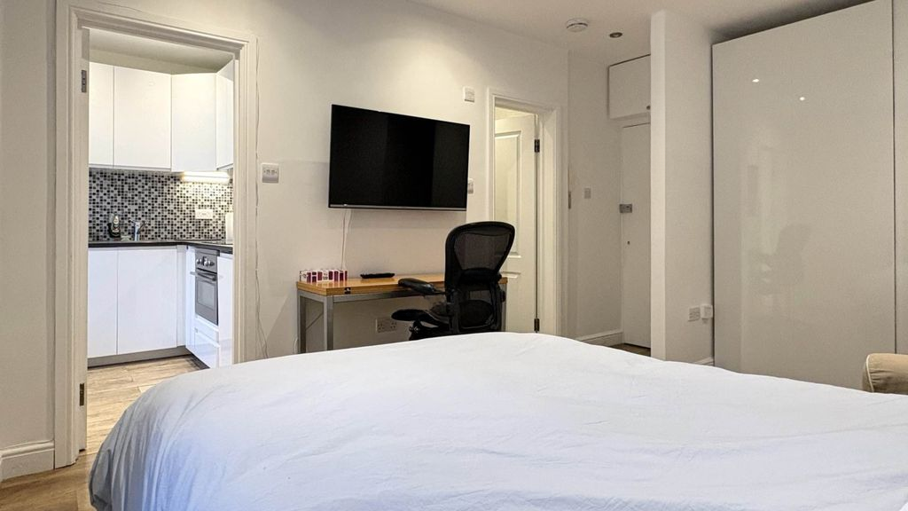 Квартира в Лондоне, Великобритания, 23 м² - фото 9