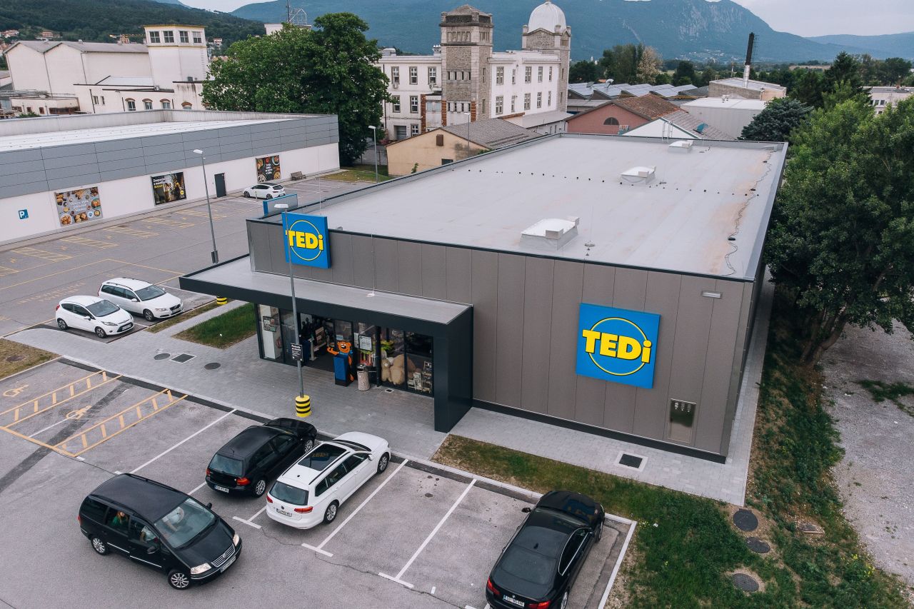 Магазин в Айдовшчине, Словения, 765.7 м² - фото 2