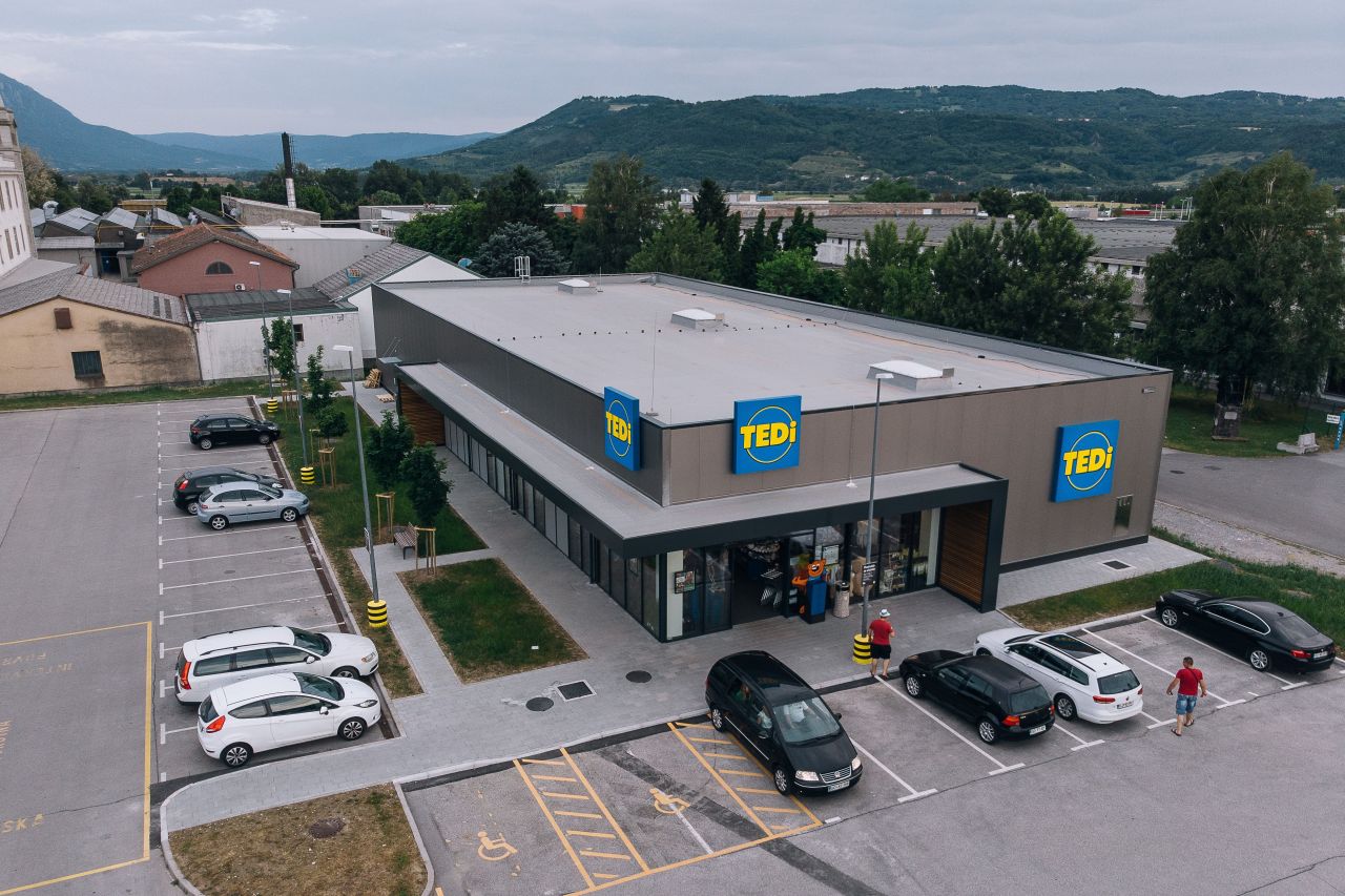 Магазин в Айдовшчине, Словения, 765.7 м² - фото 1