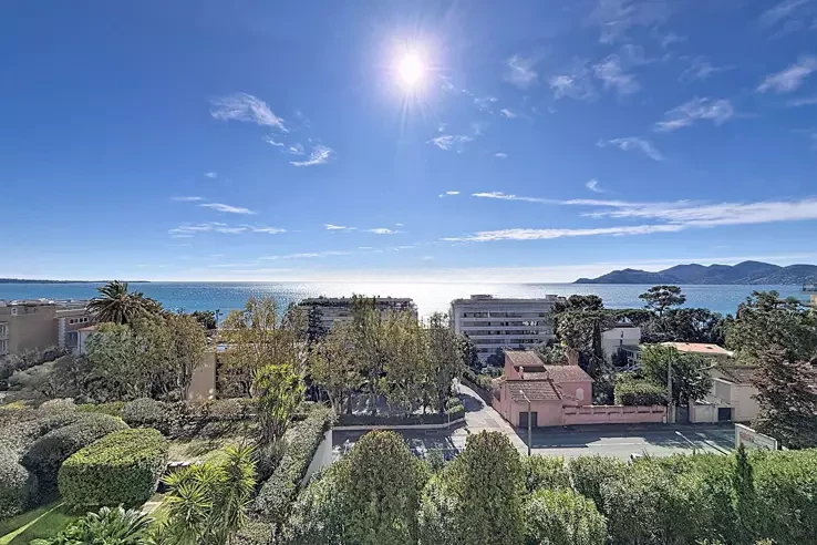 Квартира в Каннах, Франция, 96 м² - фото 1