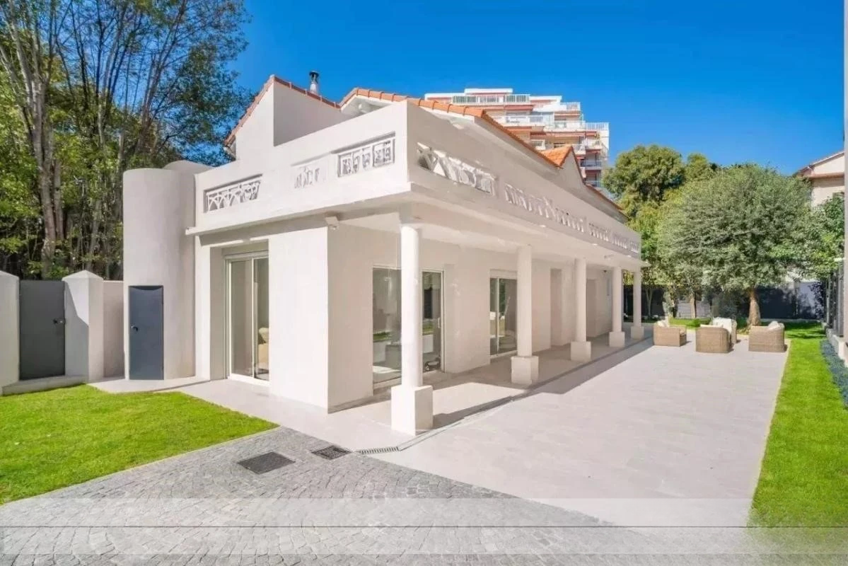 Квартира в Каннах, Франция, 145 м² - фото 1