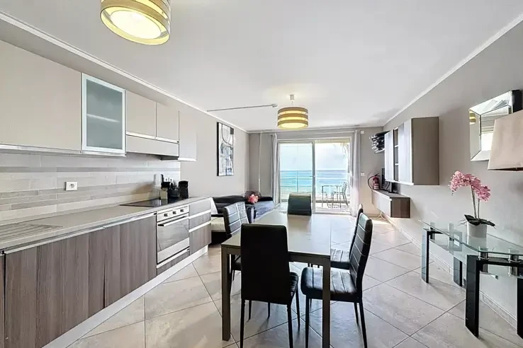 Квартира в Каннах, Франция, 70 м² - фото 2