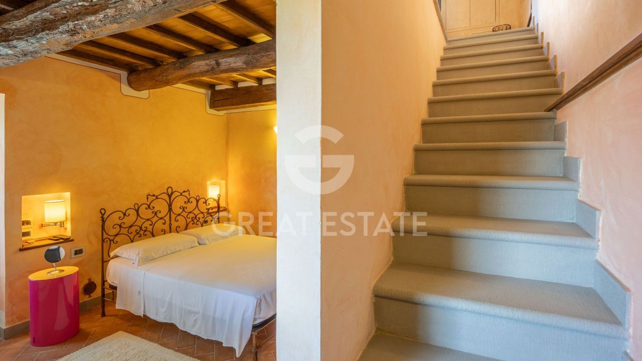 Дом Loro Ciuffenna, Италия, 825 м² - фото 12