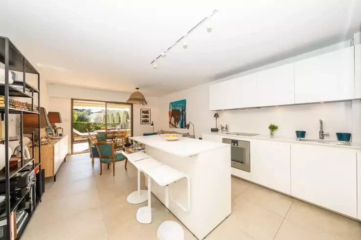 Квартира в Каннах, Франция, 61 м² - фото 2