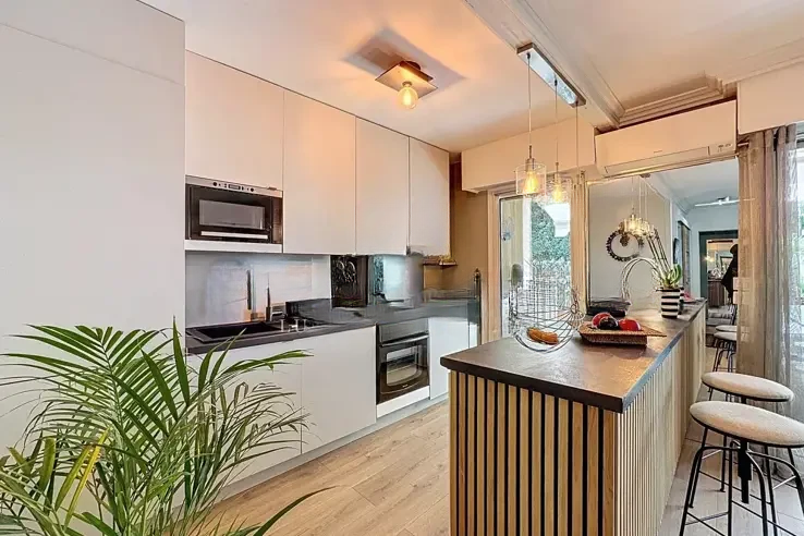 Квартира в Каннах, Франция, 40 м² - фото 2