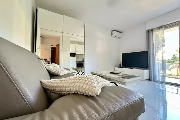 Квартира в Каннах, Франция, 20 м² - фото 2