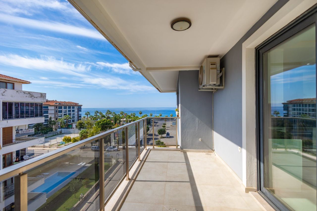 Апартаменты в Алании, Турция, 180 м² - фото 1